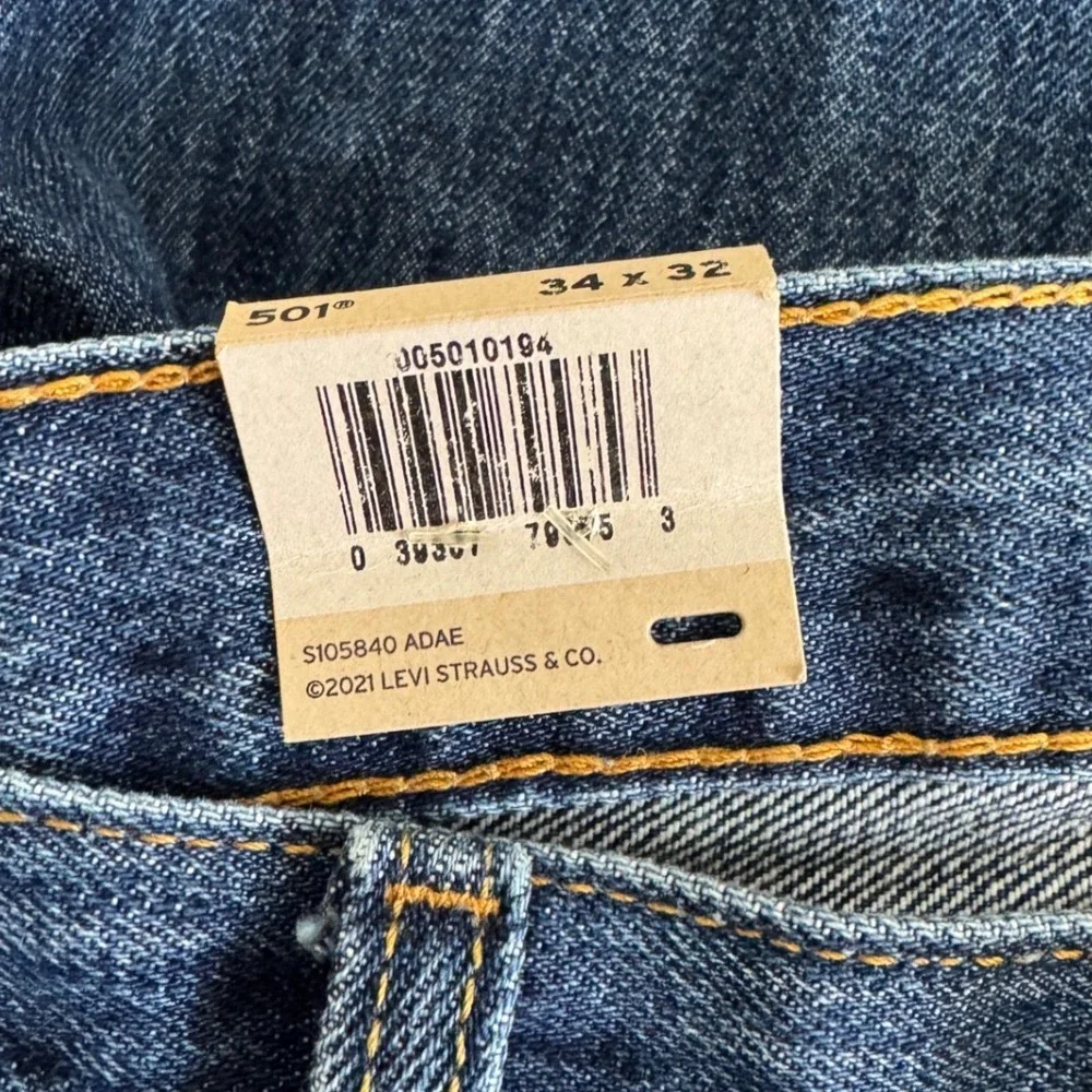 NWT Levis 501 Original‎ Fit Mens Button Fly Jeans Dark Wash 34x32